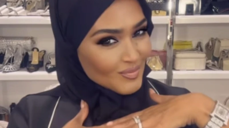 بدعي ربنا يسامحني.. وعد توضح سبب ارتدائها للحجاب (فيديو) أثارت الفنانة السعودية وعد، الجدل على مواقع التواصل الاجتماعي، عقب ارتدائها الحجاب، وحديثها