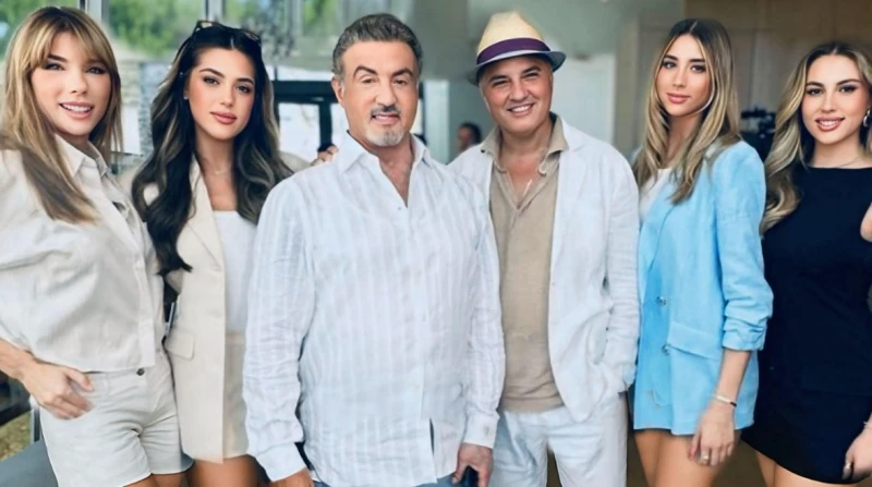 سيلفستر ستالون وتييري هنري في إعلان جديد ل نشرت شركة ميديا هب، لقطات جديدة من كواليس إعلان ، وذلك عبر صفحة الشركة على فيسبوك، وظهر في الصور المنتج