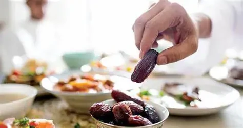 يوم مولده ويوم تعرض الأعمال.. ما لا تعرفه عن فضل يوم الإثنين في ظل حرص المسلمين على اغتنام فرص الطاعة، يتجدد الحديث حول فضل صيام يومي الإثنين والخميس من كل أسبوع، كواحد من السنن ال