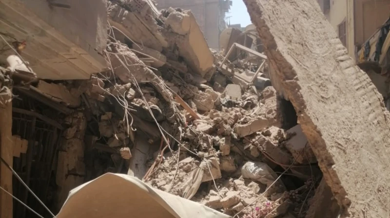 50 ساعة و12 جثة.. استمرار رفع أنقاض عقارات حدائق القبة المنهارة (فيديو) تواصل قوات الحماية المدنية بالقاهرة، بالتنسيق مع الجهات المختصة، رفع أنقاض العقارات الثلاثة المنهارة بمنطقة