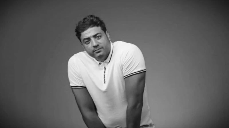 الملحن محمد كرارة يرحل في ليلة العيد.. موعد ومكان الجنازة تصدر خبر وفاة الملحن الشاب محمد كرارة، محركات البحث في أول أيام عيد الأضحى المبارك.ورحل الملحن محمد كرارة عن عالمنا، مساء 