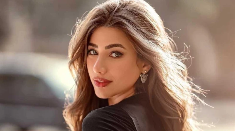 المطربة هايدي موسى تعلن وفاة شقيقتها أعلنت المطربة هايدي موسى، وفاة شقيقتها اليوم الأربعاء، دون أن تحدد موعد ومكان تشييع الجثمان، وطلبت من جمهورها الدعاء لها بالرحمة والمغفرة.وفاة