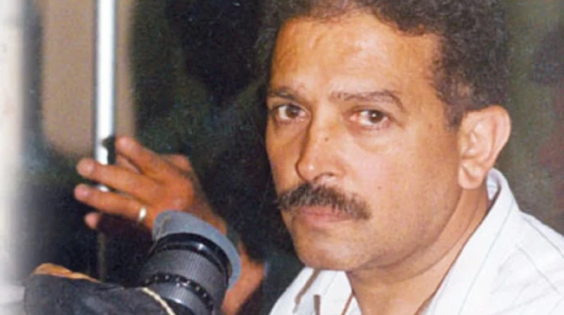 ذكرى عاطف الطيب.. سواق الأتوبيس لا يسير في الطريق نفسه مرتين عاطف الطيب، مخرج السينما المصرية الواقعية، ساهم في تطوير الواقعية في السينما المصرية وفتح آفاقا جديدة لتناول القضايا ال