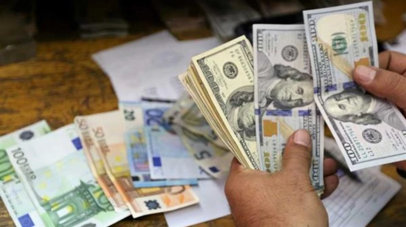 ضبط 6 متهمين بغسل 90 مليون جنيه حصيلة تجارة المخدرات ألقت أجهزة وزارة الداخلية، القبض على 6 أشخاص بتهمة غسل 90 مليون جنيه متحصلة من نشاطهم الإجرامي في مجال الاتجار بالمواد المخدرة.