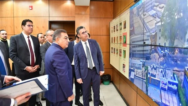 وزير التموين يبدأ جولة تفقدية لعدة مشروعات بالدقهلية رفقة المحافظ استقبل اللواء طارق مرزوق، محافظ الدقهلية، صباح اليوم، الدكتور شريف فاروق، وزير التموين والتجارة الداخلية، بمكتبه ف