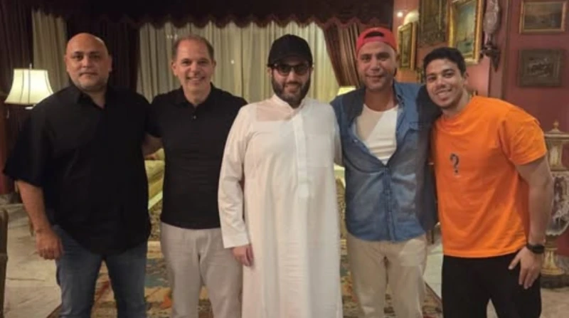 تركي آل الشيخ يكشف تفاصيل زيارته لمنزل الزعيم عادل إمام كشف المستشار تركي آل الشيخ عن تفاصيل زيارته لمنزل الزعيم عادل إمام، حيث حضر اللقاء محمد ورامي