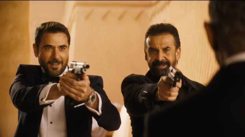 يا نسوق سوا يا نموت.. البرومو التشويقي لفيلم أعلنت الشركة المنتجة لفيلم ، الذي يشارك في بطولته الفنان كريم عبدالعزيز والفنان أحمد عز، إصدار البرومو التشويقي الأول للفيلم تمهيدا لطر