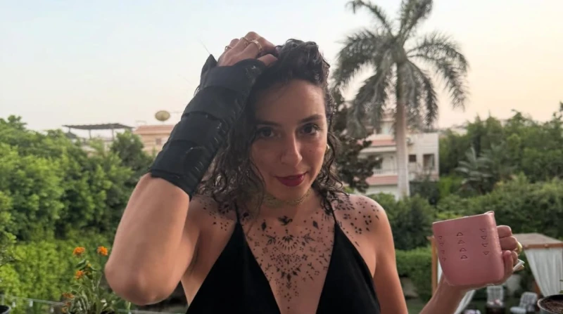 جرأة وأناقة.. سارة عبدالرحمن تخطف الأنظار بتاتو الحنة تصدر اسم الفنانة سارة عبدالرحمن محركات البحث، خاصة على موقع جوجل، خلال الساعات الأخيرة، عقب ظهورها بإطلالة لافتة أثارت تفاعلا 