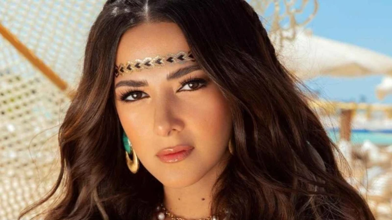 دنيا سمير غانم تفاجئ جمهورها في أغنيتها الجديدة (فيديو) افاق عربية - أطلقت الفنانة دنيا سمير غانم آخر أغنياتها والتي تحمل عنوان الانبساط والدلع عبر قناتها الخاصة على يوتيوب، والتي 