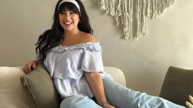 مش هرد إساءة بإساءة.. أسما شريف منير تعلق على منتقديها علقت الإعلامية أسما شريف منير ابنة الفنان شريف منير مجددا على الهجوم عليها بسبب زواجها للمرة الثالثة في الآونة الأخيرة.ونشرت 