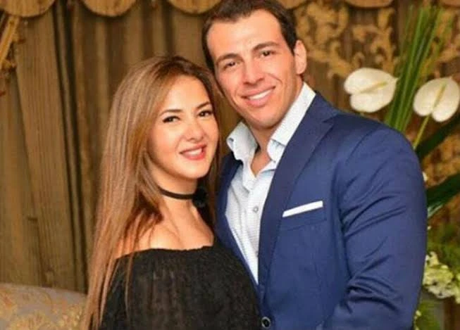 رامي رضوان يرد بعنف على أخبار انفصاله عن دنيا سمير غانم افاق عربية - بمنشور قوي ورد عنيف، خرج الإعلامي رامي رضوان عن صمته لدحض الشائعات التي انتشرت أخيرا حول انفصاله عن زوجته الفنا