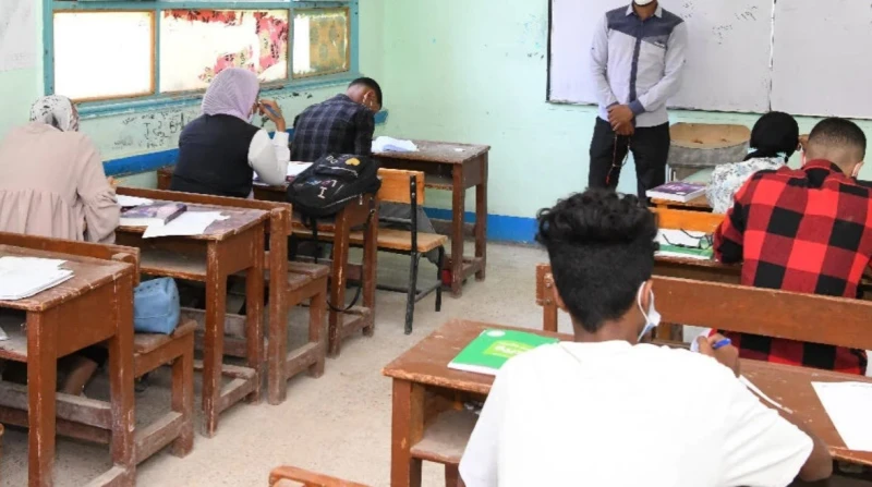 أجبروا بنتي على الامتحان رغم الإغماء.. تحرير محضر ضد لجنة امتحانات بكرداسة حرر ولي أمر محضرا ضد رئيس لجنة ومشرف دور بامتحانات الثانوية العامة في منطقة كرداسة بمحافظة الجيزة، واتهمه