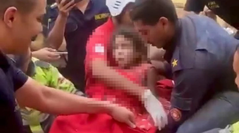 المنزل الخالي.. عم حور ضحية عقارات حدائق القبة يروي تفاصيل صادمة كشف محمد عامر، عم الطفلة حور أيمن، إحدى ضحايا عقارات حدائق القبة المنهارة، تفاصيل صادمة بشأن سقوط هذه العقارات.وأكد