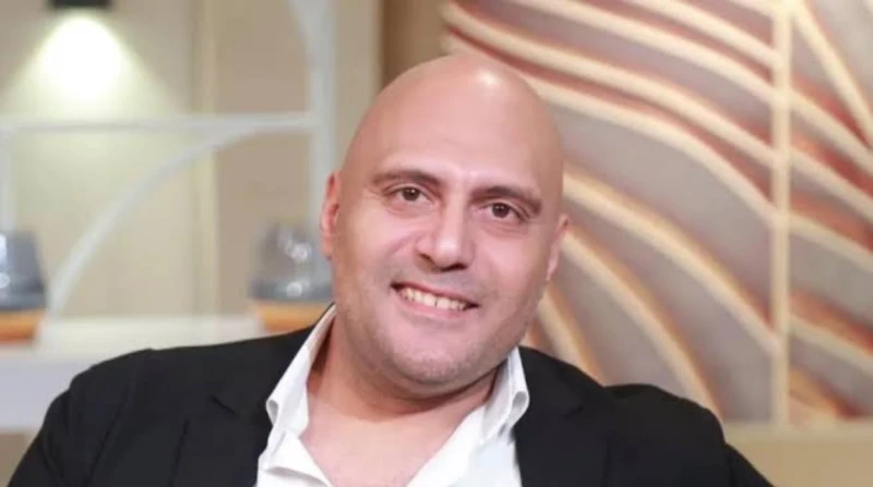 خلاف مروري.. محاسب يحرر محضرا ضد الفنان وليد فواز حرر محاسب محضرا رسميا ضد الفنان وليد فواز، اتهمه فيه بالتعدي عليه بالسب والشتم، خلال مشادة نشبت بينهما على خلفية خلاف مروري بمنطقة