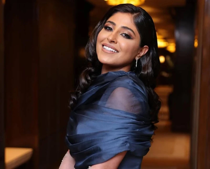 قضية شجون الهاجري تتفاعل.. ومحاميها يحذر!! افاق عربية - بعد تداول صورتها بشكل كبير على السوشيال ميديا، حذر محامي الفنانة شجون الهاجري مستخدمي مواقع