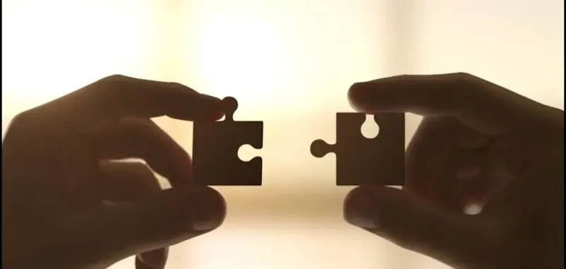 هل العلاقة دي متبادلة فعلا؟ إشارات لا تكذب في العلاقات الإنسانية، لا يكفي الكلام وحده، فالمشاعر الصادقة تترك آثارا لا تحتاج إلى شرح، وتظهر في تفاصيل صغيرة تتكرر، دون أن يطلب لها حض