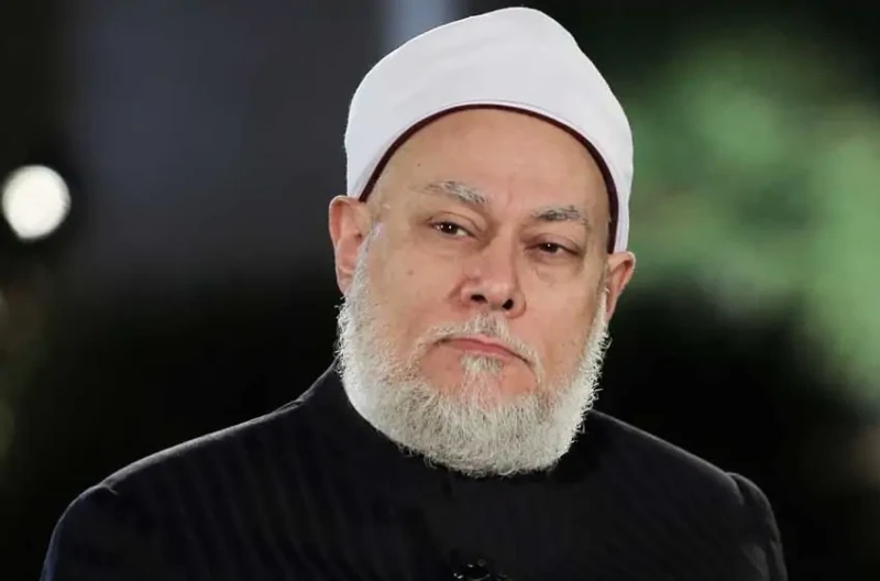 هل الاختلاف رحمة أم فتنة؟.. د. علي جمعة يحسم الجدل أكد الدكتور علي جمعة، عضو هيئة كبار العلماء بالأزهر الشريف، أن المذاهب الفقهية لم تولد بعد رحيل النبي صلى الله عليه وسلم كما يظن