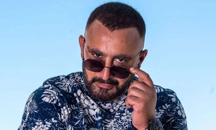 أحمد السقا يكشف موقفه من الزواج مجددا افاق عربية - خلال لقائه في برنامج تفاعلكم المذاع على قناة العربية، كشف الفنان أحمد السقا عن موقفه من فكرة الزواج مرة أخرى، بعد إعلان انفصاله ا