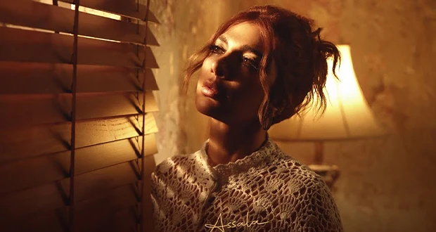 أصالة في صدارة الترند.. كلام فارغ افاق عربية - حققت النجمة أصالة نصري نجاحا جديدا مع أحدث أغنياتها كلام فارغ، إحدى أغنيات ألبومها المقبل ضريبة البعد، بعد ساعات من طرحها رسميا، إذ ت