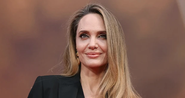 روتين صارم وجلسات ليزر.. أنجلينا جولي تتحدى علامات التقدم في السن افاق عربية - بعد تصريحها مؤخرا بأنها جاهزة للحب والدخول في علاقة جديدة، كشفت مصادر