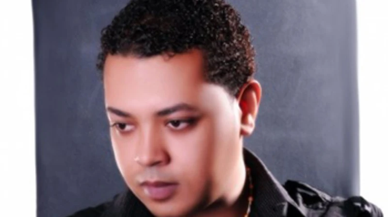 التحقيق مع المطرب محمود الحسيني لاعتدائه على طليقته بالبدرشين تباشر النيابة التحقيقات مع المطرب محمود الحسيني، لاتهامه بالاعتداء على طليقته إثر خلافات عائلية بينهما في منطقة البدرش