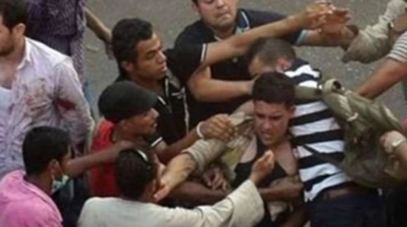 بسبب خلافات.. عاطل ينهي حياة عامل في عين شمس لفظ شاب أنفاسه الأخيرة، إثر مشاجرة نشبت بينه وبين أحد الأشخاص في منطقة عين شمس بالقاهرة. تفاصيل الواقعة وتلقت الأجهزة الأمنية بمديرية أ