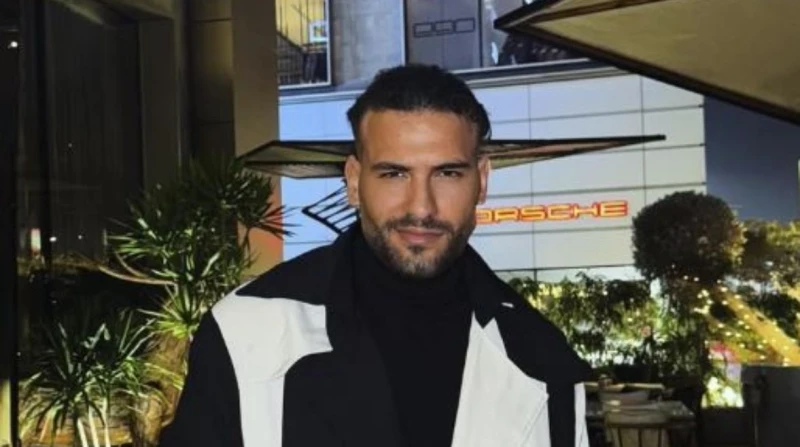 مسلم: والله مش مسامحك يا مصطفى كامل تفاقمت أزمة مطرب المهرجانات مسلم، بعد أن نشر منشورا عبر حسابه الرسمي بموقع إنستجرام، من داخل المستشفى.وأعلن مسلم إصابته بانسداد في أحد شرايين ال