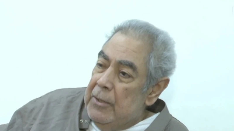 صبري عبدالمنعم يغادر المستشفى بعد وعكة صحية حرجة أعلن الفنان صبري عبدالمنعم، خروجه من المستشفى بعد أيام قضاها داخل غرفة العناية المركزة، إثر تعرضه لوعكة صحية حرجة هي الثانية من نوع