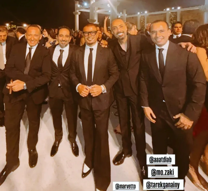 عمرو دياب ونانسي عجرم في زفاف ابنة عمر شلبي افاق عربية - في ليلة فنية استثنائية، تألق النجم عمرو دياب خلال حضوره وإحيائه حفل زفاف ابنة رجل الأعمال عمر شلبي، والذي أقيم في أجواء ساح