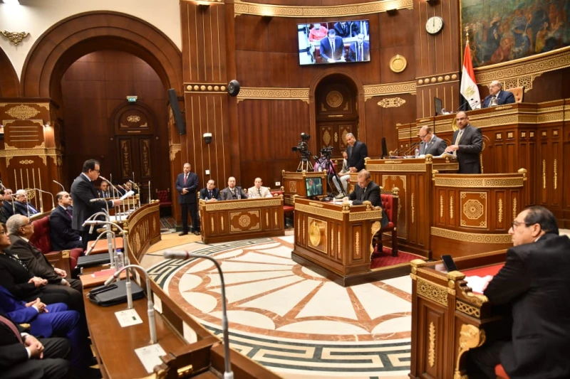 مرشحي بني سويف ل الشيوخ قائمة وفردي.. ننشر الأسماء المتوقعة حصل موقع افاق عربية الإخباري، على قائمة بالأسماء المتوقعة للمرشحين في محافظة بني سويف بانتخابات مجلس الشيوخ بنظامي القائ