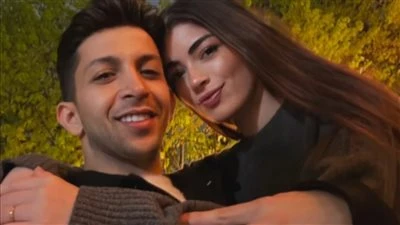 ليلى زاهر تهنئ هشام جمال برسالة رومانسية في أول عيد ميلاد بعد الزواج: محظوظة لأني لك احتفلت الفنانة ليلى زاهر بعيد ميلاد زوجها المنتج والفنان هشام جمال لأول مرة بعد زواجهما، حيث شا