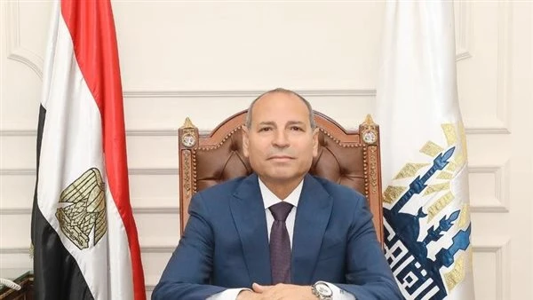 محافظ القاهرة يوجه برفع درجة الاستعداد بجميع المستشفيات لاستقبال العيد أكد الدكتور إبراهيم صابر محافظ القاهرة أن مديرية الشئون الصحية رفعت درجة