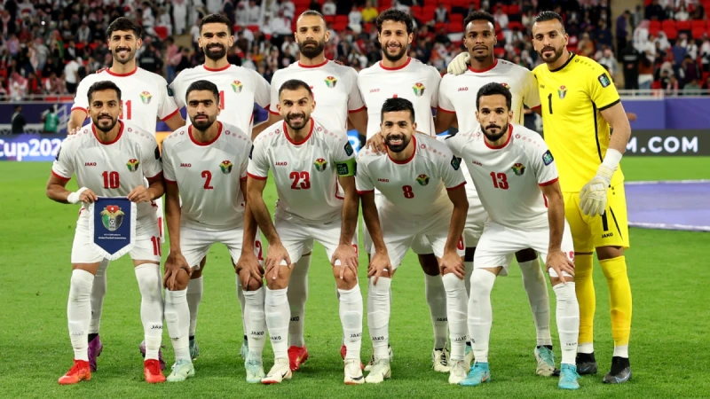 بصوت نجوم الأردن.. منتخبنا هيو هيو دعما للمنتخب الوطني افاق عربية - أطلق عدد من نجوم الغناء عملا فنيا وطنيا جديدا بعنوان منتخبنا هيو هيو، وذلك في إطار دعم الأجواء الانتخابية وتعزيز
