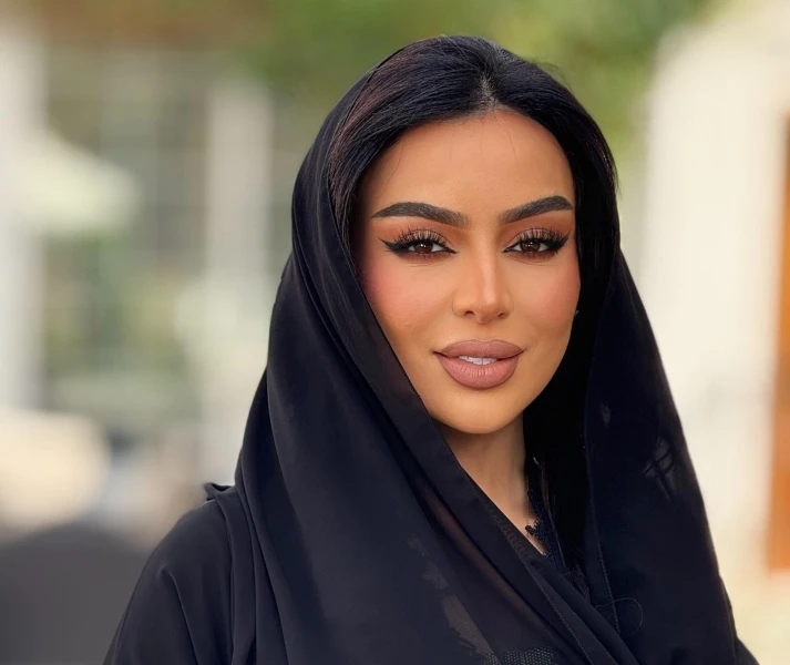 أريام تهدي الأردن قلي مرحبا افاق عربية - في خطوة فنية تحمل في طياتها الكثير من الحب والوفاء، طرحت الفنانة الإماراتية أريام أحدث أعمالها الغنائية بعنوان قلي مرحبا، مقدمة من خلالها أ