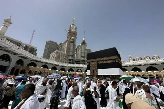 مفتي الجمهورية: على الحاج أن يعود إلى بلاده زاهدا في الدنيا راغبا في الآخرة أجاب الدكتور نظير عياد مفتي الجمهورية، على سؤال ورد إليه من أحد المواطنين، نصه: ما هي آداب الرجوع من الح