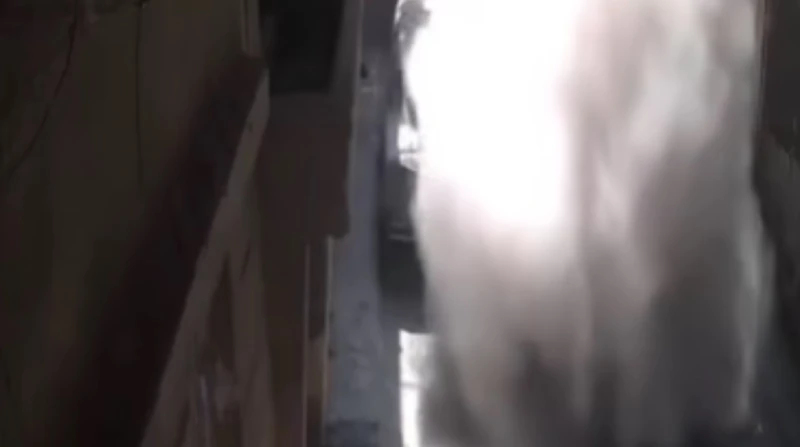 12 ضحية.. 8 صور ترصد لحظة انهيار عقاري حدائق القبة حصلت افاق عربية، على مجموعة صور سجلتها كاميرات المراقبة، ترصد لحظة انهيار عقاري حدائق القبة، الذي وقع ظهر يوم الجمعة 20 يونيو بشا