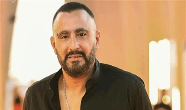 السقا يثير الجدل في احتفاله بعيد ميلاد مصورة شهيرة افاق عربية - أثار الفنان أحمد السقا جدلا واسعا على مواقع التواصل الاجتماعي بعد ظهوره في عيد ميلاد المصورة شيرين شيحة، والتي احتفل