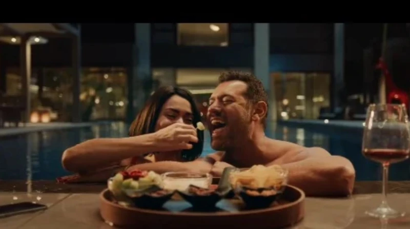 طرح البرومو التشويقي الأول ل فيلم السلم والثعبان 2 أطلقت الشركة المنتجة لفيلم السلم والثعبان 2 للفنان عمرو يوسف والفنانة أسماء جلال، البرومو الدعائي الأول للفيلم، المقرر عرضه في ال