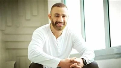 أحمد السقا يتجاهل الأزمات ويحتفل بتخرج ابنته: فخور بيكي دايما قرر الفنان أحمد السقا تجاهل أزماته الأخيرة وتصدر اسمه مواقع التواصل الاجتماعي المختلفة واسم طليقته الإعلامية مها الصغي