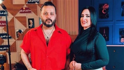 إيساف: الفن بقى تجارة وفرق كبير بين الشهرة الحقيقية والتريند المؤقت حل الفنان إيساف ضيفا على برنامج اسمعني شكرا والذي تقدمه الإعلامية سيرا إبراهيم، ليكشف لنا محطات إنسانية وفنية فا