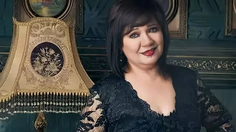 عايدة رياض: لما شوفت صورة جينيفر لوبيز افتكرتها أنا كشفت الفنانة عايدة رياض عن وجه الشبه بينها وبين المطربة الشهيرة جينيفر لوبيز، عقب نشرها صورة تجمعهما سويا عبر حسابتها على التواص