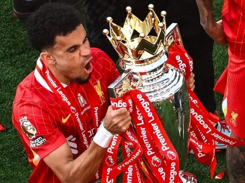 النصر السعودي يضع لويس دياز على رأس أولوياته الصيفية وسط منافسة قوية من برشلونة يسعى نادي النصر السعودي إلى تعزيز صفوفه خلال فترة الانتقالات الصيفية المقبلة بالتعاقد مع النجم الكول