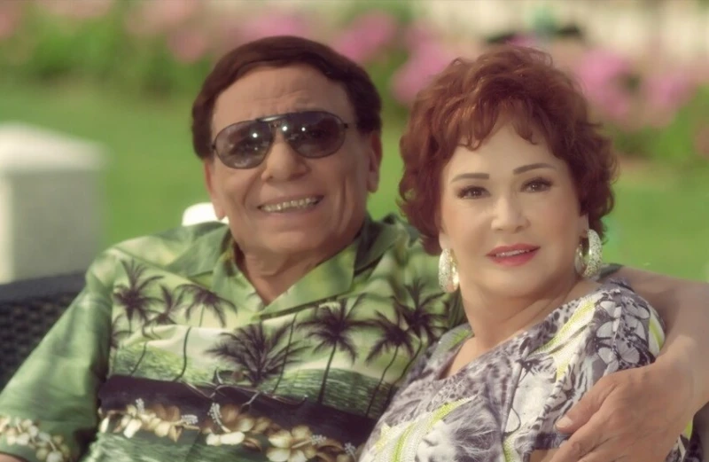 صورة مع عادل إمام تغضب لبلبة افاق عربية - أكدت النجمة لبلبة، الخميس، في تصريحات خاصة لموقع العربية.نت، أن الصورة التي انتشرت بمواقع التواصل الاجتماعي خلال الساعات القليلة الماضية م