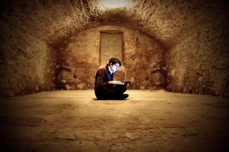 العودة للتفاعل الحقيقي.. كيف ننقذ أبناءنا من العزلة الرقمية؟ قدم الدكتور طارق إلياس، خبير التنمية البشرية، مجموعة من النصائح المهمة للطلاب والأهالي حول كيفية استثمار الإجازة الصيفي