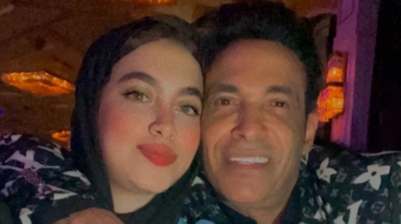 سعد الصغير يحتفل بتخرج ابنته من كلية الهندسة: وش السعد عليا احتفل الفنان سعد الصغير بتخرج ابنته، منة الله، من كلية الهندسة وشارك متابعيه صورا لها وهي بزي التخرج، داعيا الله لها بال