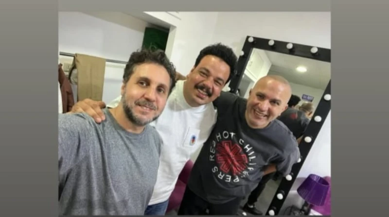 ثلاثي أشغال شقة يعود مجددا في عمل جديد كشف المخرج خالد دياب، تعاون فني جديد يجمعه بالفنان هشام ماجد والفنان مصطفى غريب، بدون الخوض في التفاصيل.ونشر