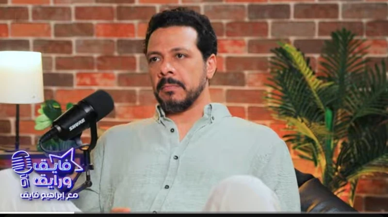 ميدو مشاكل.. حمزة العيلي يكشف تفاصيل مراحله العمرية كشف الفنان حمزة العيلي تفاصيل نشأته في الصعيد، ومراحل تعليمه، مؤكدا أنه كان يمر بالعديد من