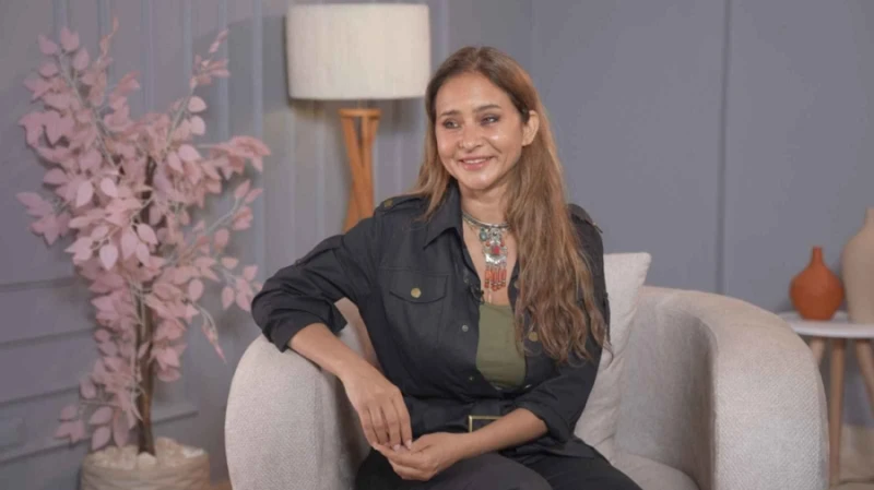 نيللي كريم تتحدث عن أزماتها: تهديد بالقتل وانقلاب سيارة وإصابة بالسرطان افاق عربية - خلال استضافتها في برنامج الذي يقدمه الإعلامي خالد فرج على يوتيوب، تحدثت الفنانة نيللي كريم عن ا