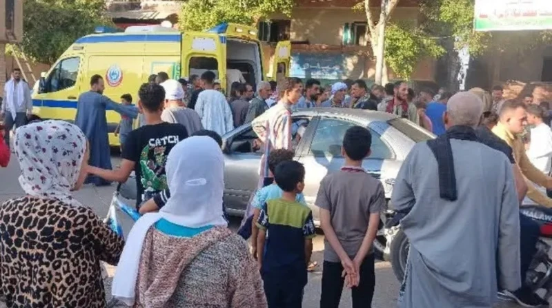 مصرع صغير وإصابة والده في حادث تصادم بأسيوط لقي صغير مصرعه، وأصيب والده، مساء اليوم، في حادث تصادم بين دراجة نارية وسيارة ميكروباص بقرية منقباد التابعة لمركز أسيوط.تلقى اللواء وائل