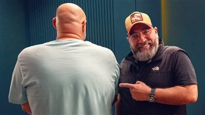 لقاء السحاب.. أحمد الجندى ضيف معتز التوني في فضفضت اوى غدا يحل المخرج أحمد الجندي ضيف ثالث حلقات برنامج فضفضت أوى الذى يقدمه المخرج معتز التوني، على منصة الرقمية، أحدث إنتاجاتها ال